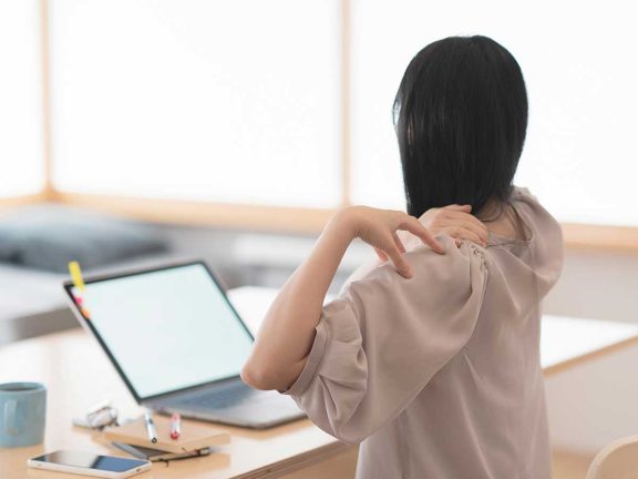 肩こりの原因って？